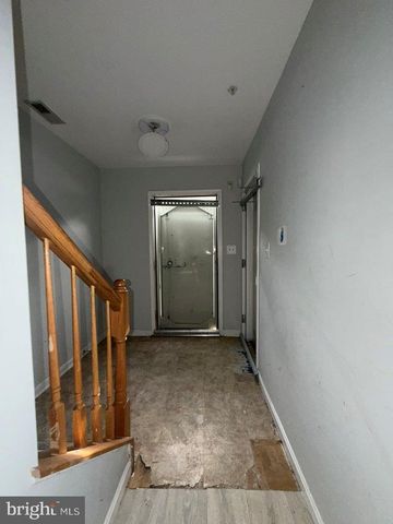 883 BARNABY ST SE, Washington, DC 20032