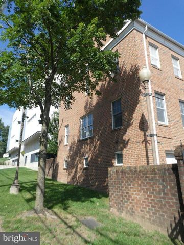 883 BARNABY ST SE, Washington, DC 20032