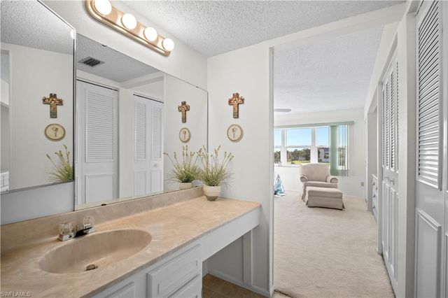 1747 Pebble Beach DR # 317, Fort Myers, FL 33907