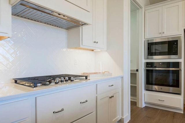 17021 S Lichtenauer Street, Olathe, KS 66062