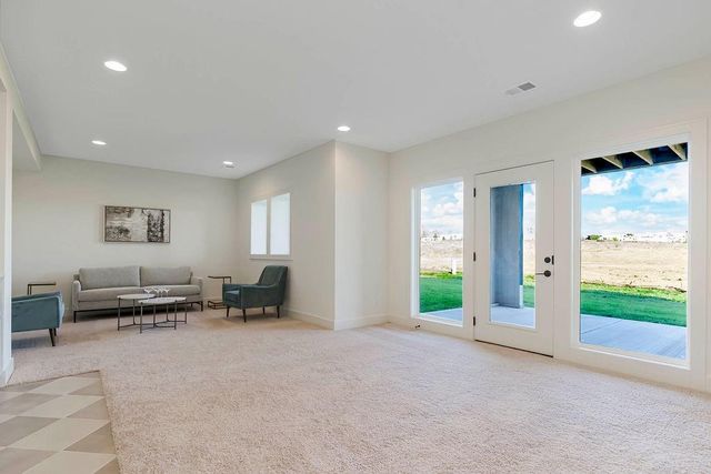 17021 S Lichtenauer Street, Olathe, KS 66062