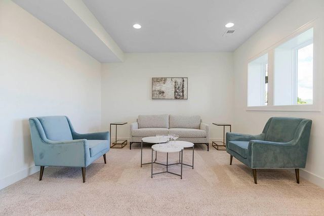 17021 S Lichtenauer Street, Olathe, KS 66062