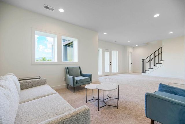 17021 S Lichtenauer Street, Olathe, KS 66062