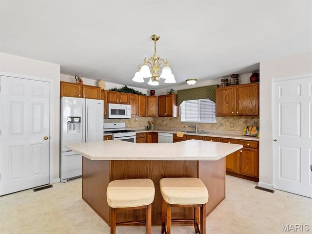 113 Christopher Place, St Louis, MO 63129