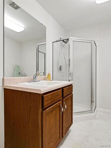113 Christopher Place, St Louis, MO 63129