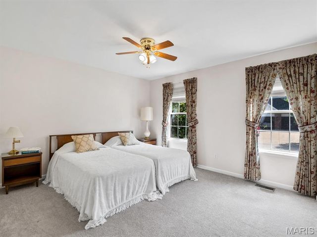 113 Christopher Place, St Louis, MO 63129