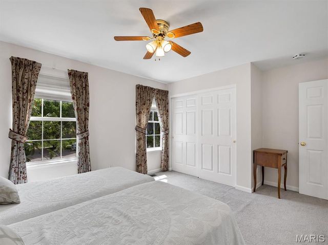 113 Christopher Place, St Louis, MO 63129
