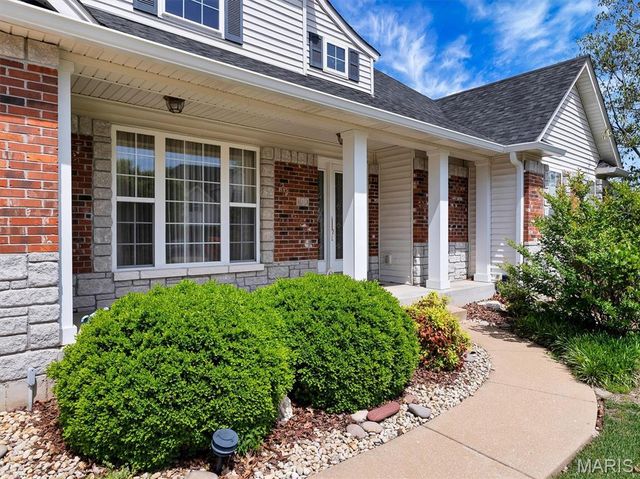 113 Christopher Place, St Louis, MO 63129
