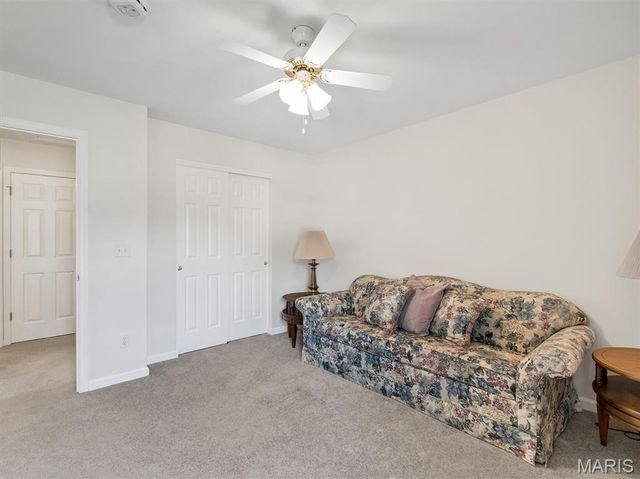 113 Christopher Place, St Louis, MO 63129