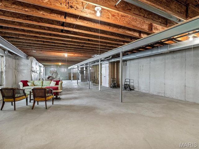 113 Christopher Place, St Louis, MO 63129