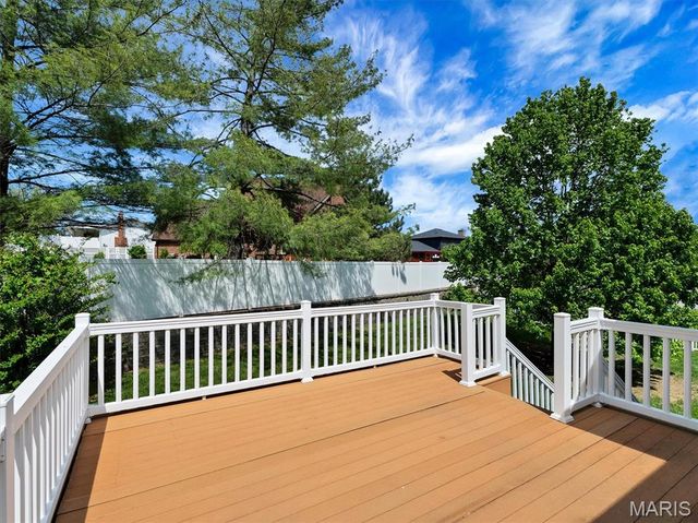 113 Christopher Place, St Louis, MO 63129