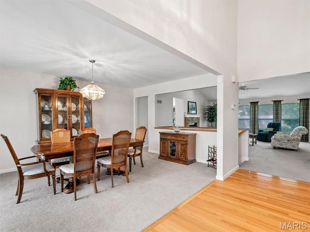 113 Christopher Place, St Louis, MO 63129