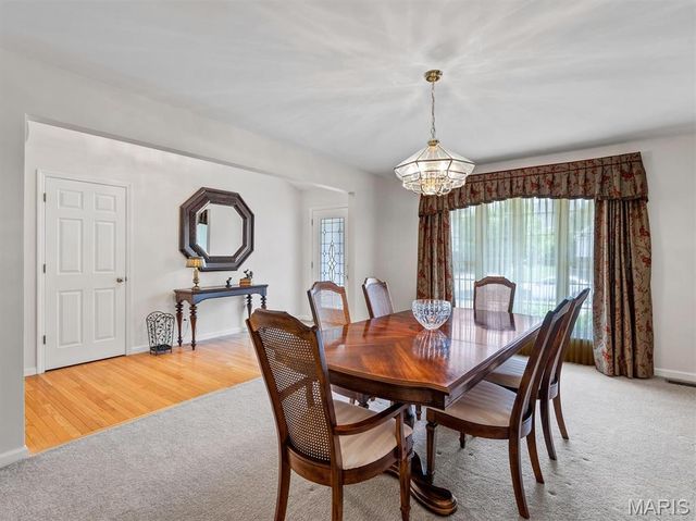 113 Christopher Place, St Louis, MO 63129