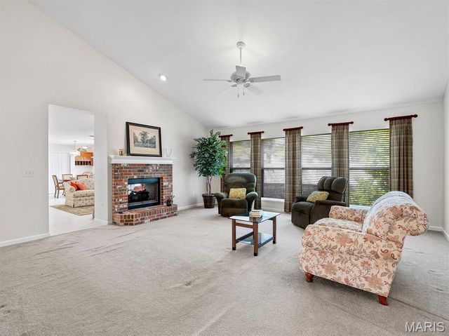 113 Christopher Place, St Louis, MO 63129