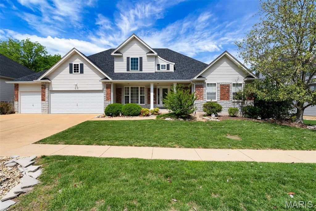 113 Christopher Place, St Louis, MO 63129