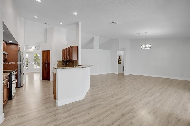 1574 NW 103rd Terrace, Coral Springs, FL 33071