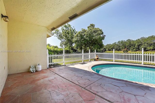 1574 NW 103rd Terrace, Coral Springs, FL 33071