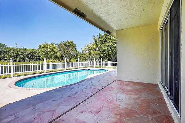 1574 NW 103rd Terrace, Coral Springs, FL 33071