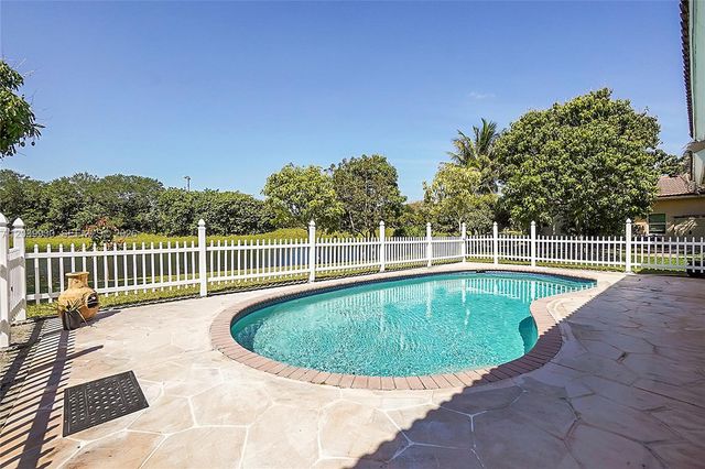 1574 NW 103rd Terrace, Coral Springs, FL 33071