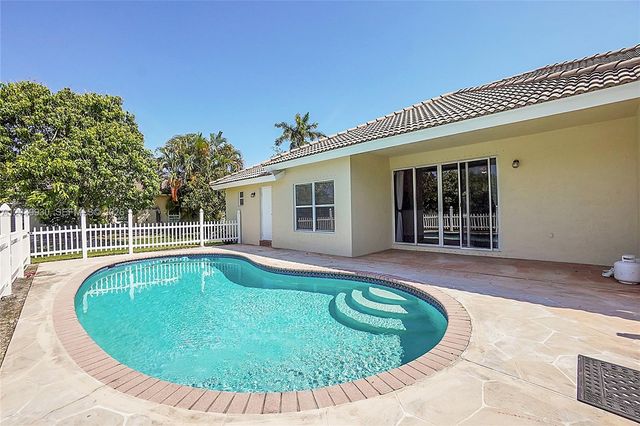 1574 NW 103rd Terrace, Coral Springs, FL 33071