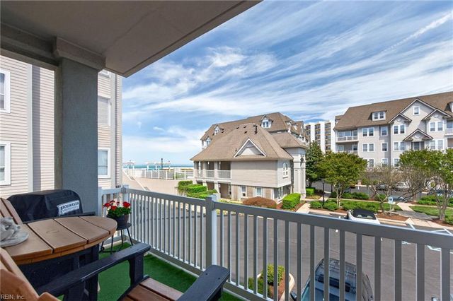 2313 Mariners Mark Way Apt 201, Virginia Beach, VA 23451