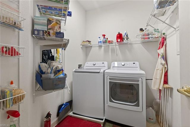 2313 Mariners Mark Way Apt 201, Virginia Beach, VA 23451