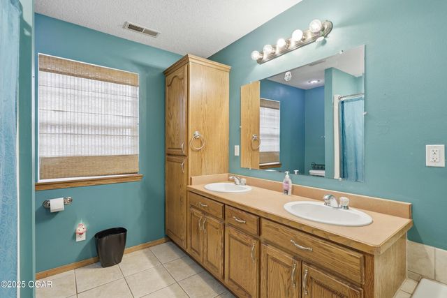 606 Cemetery Road, Seneca, MO 64865