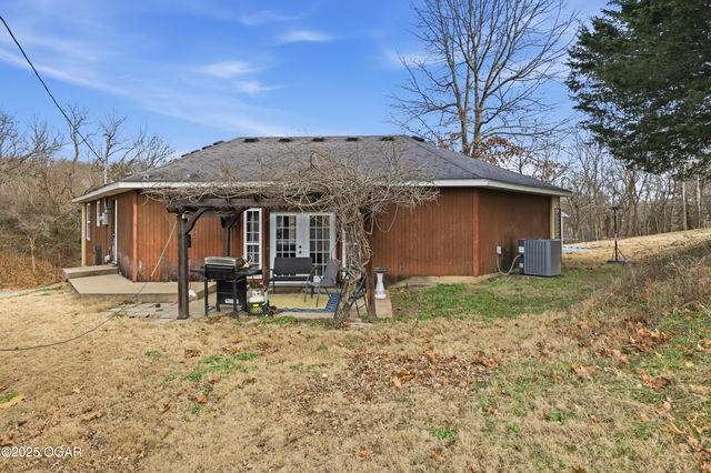 606 Cemetery Road, Seneca, MO 64865