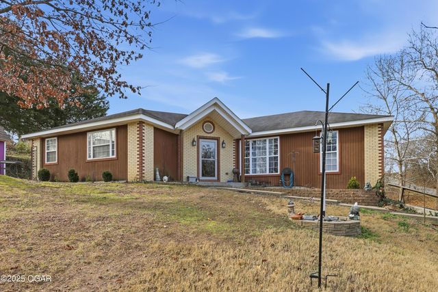 606 Cemetery Road, Seneca, MO 64865