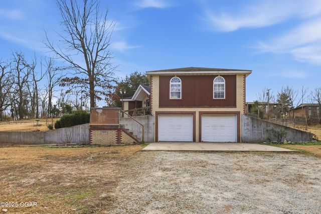 606 Cemetery Road, Seneca, MO 64865