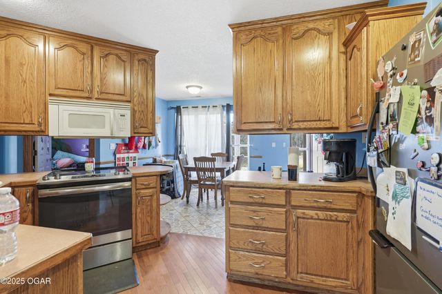 606 Cemetery Road, Seneca, MO 64865