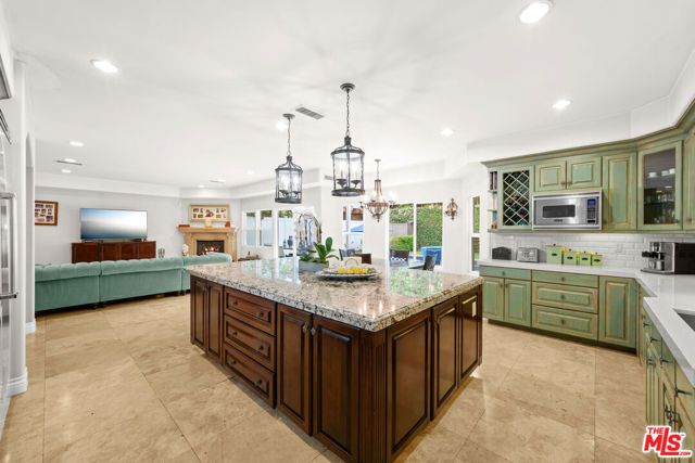 5419 Tampa Avenue, Tarzana (los Angeles), CA 91356