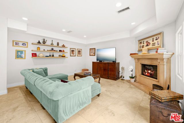 5419 Tampa Avenue, Tarzana (los Angeles), CA 91356