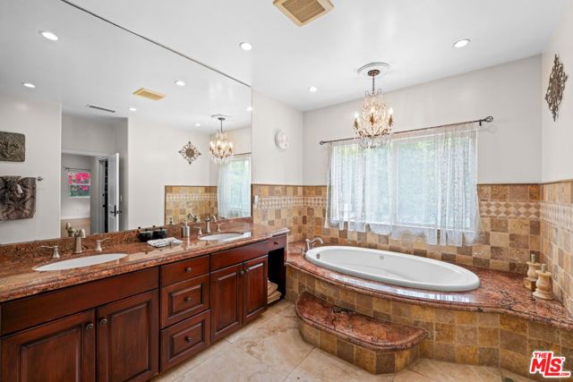 5419 Tampa Avenue, Tarzana (los Angeles), CA 91356