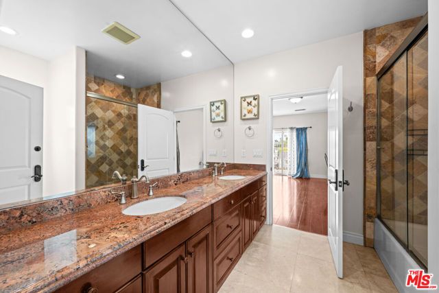 5419 Tampa Avenue, Tarzana (los Angeles), CA 91356