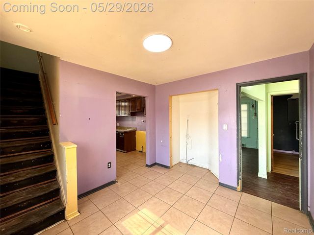 23400 Seneca Street, Oak Park, MI 48237
