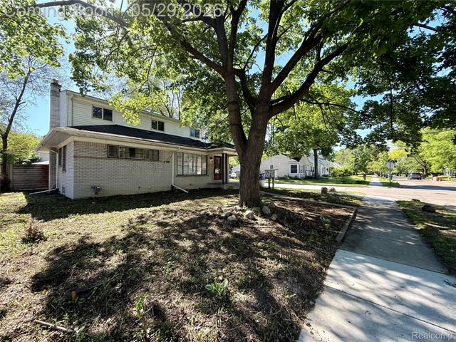 23400 Seneca Street, Oak Park, MI 48237
