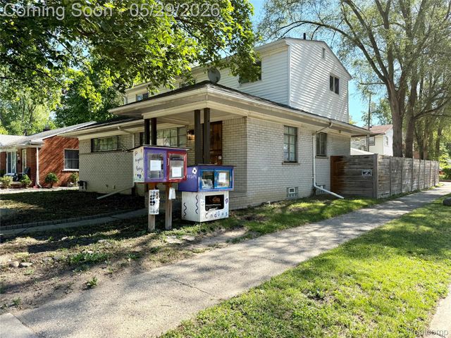 23400 Seneca Street, Oak Park, MI 48237