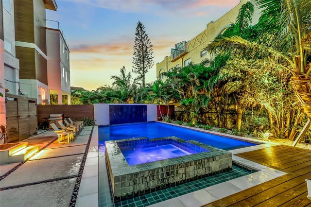 329 BEACH ROAD B, Sarasota, FL 34242