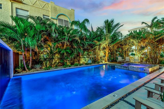 329 BEACH ROAD B, Sarasota, FL 34242