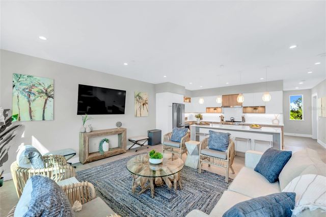 329 BEACH ROAD B, Sarasota, FL 34242