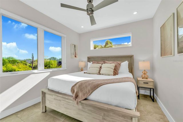 329 BEACH ROAD B, Sarasota, FL 34242