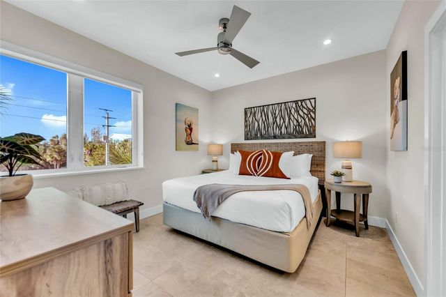 329 BEACH ROAD B, Sarasota, FL 34242