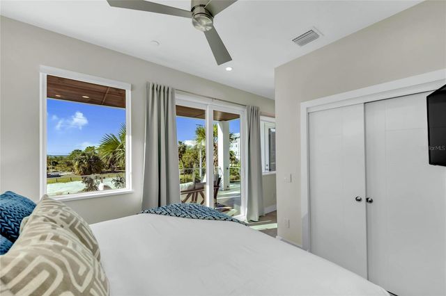 329 BEACH ROAD B, Sarasota, FL 34242