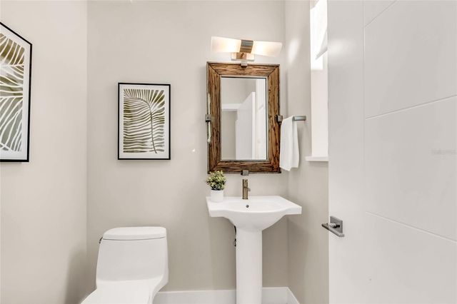 329 BEACH ROAD B, Sarasota, FL 34242