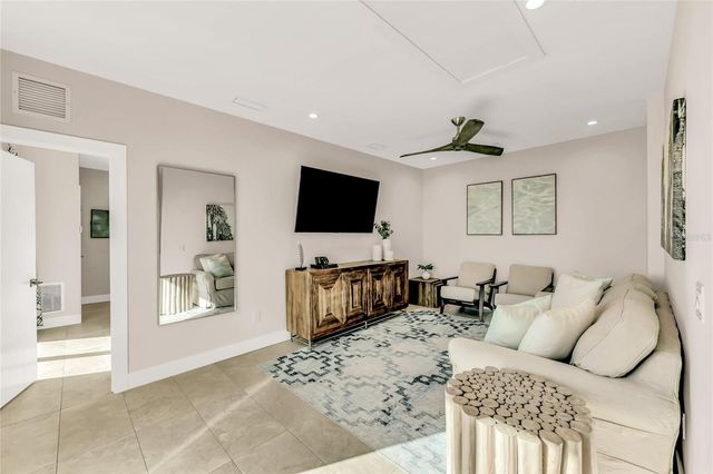 329 BEACH ROAD B, Sarasota, FL 34242