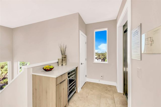 329 BEACH ROAD B, Sarasota, FL 34242