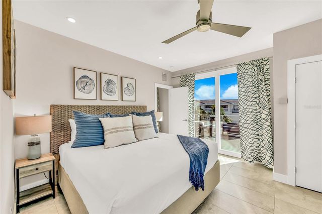 329 BEACH ROAD B, Sarasota, FL 34242