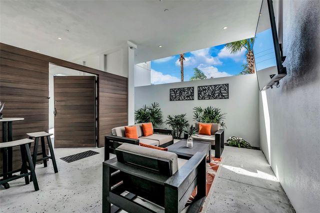 329 BEACH ROAD B, Sarasota, FL 34242