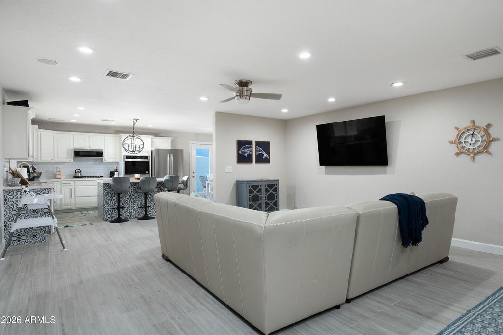 Image 11 of property listing at 2530 N 68th Place, Scottsdale, AZ 85257